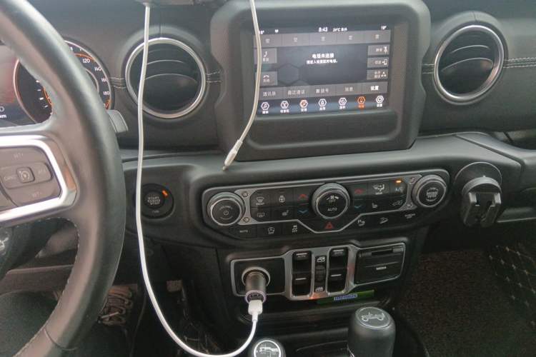 Used Jeep Wrangler 2018 2.0T Sahara Four-Door Edition Audio And AC Panel