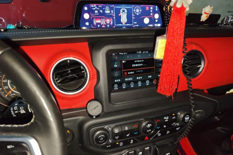 Used Jeep Wrangler 2018 2.0T Sahara Four-Door Edition Audio And AC Panel