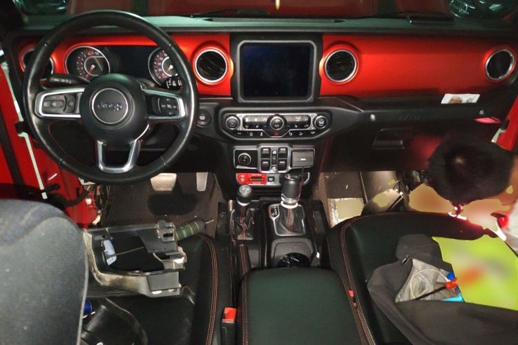Used Jeep Wrangler 2018 2.0T Rubicon Four-Door Edition Center Console