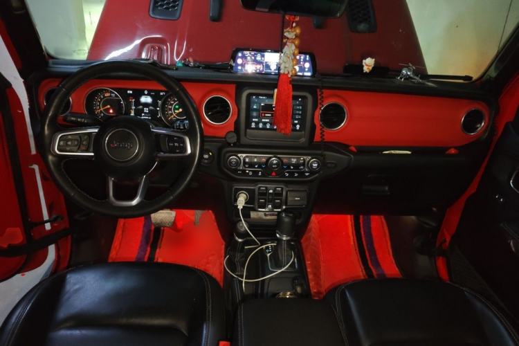 Used Jeep Wrangler 2018 2.0T Sahara Four-Door Edition Center Console