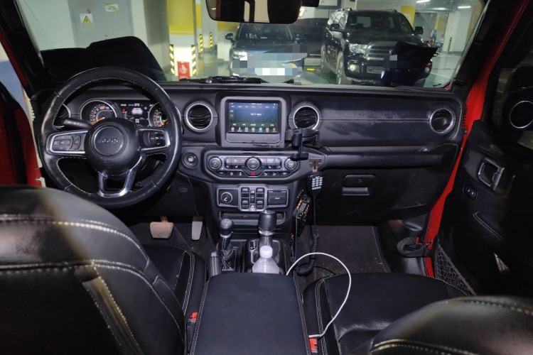 Used Jeep Wrangler 2018 2.0T Sahara Four-Door Edition Center Console