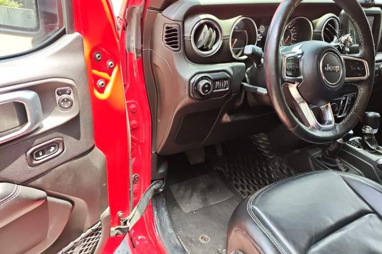 Used Jeep Wrangler 2018 2.0T Sahara Four-Door Edition Driver Seat