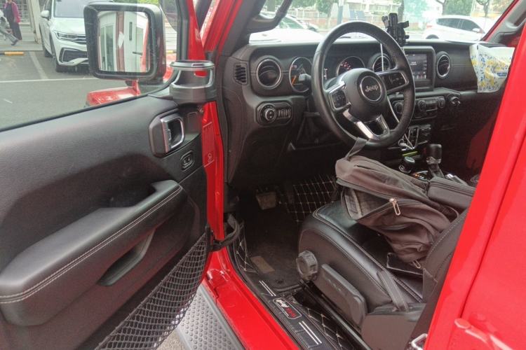 Used Jeep Wrangler 2018 2.0T Sahara Four-Door Edition Driver Seat