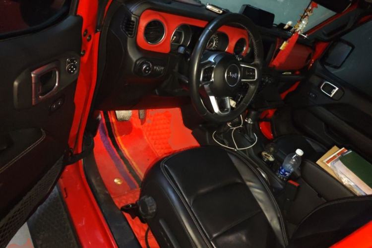 Used Jeep Wrangler 2018 2.0T Sahara Four-Door Edition Driver Seat