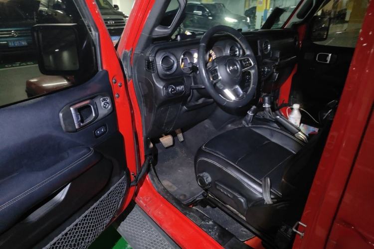 Used Jeep Wrangler 2018 2.0T Sahara Four-Door Edition Driver Seat