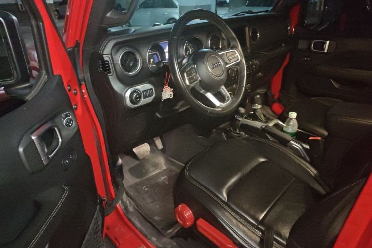 Used Jeep Wrangler 2018 2.0T Sahara Four-Door Edition Driver Seat