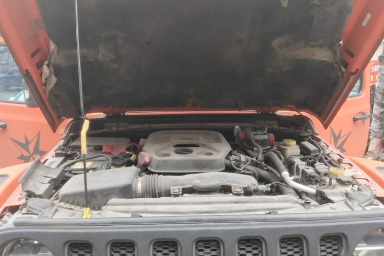 Used Jeep Wrangler 2018 2.0T Rubicon Four-Door Edition Engine Bay
