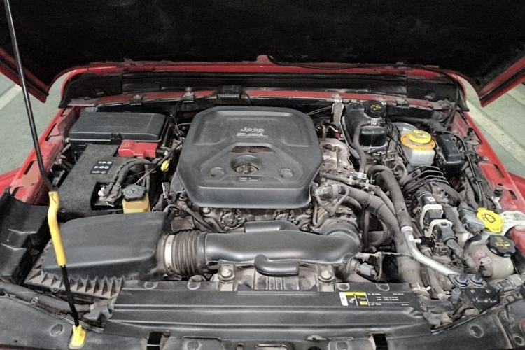Used Jeep Wrangler 2018 2.0T Sahara Four-Door Edition Engine Bay