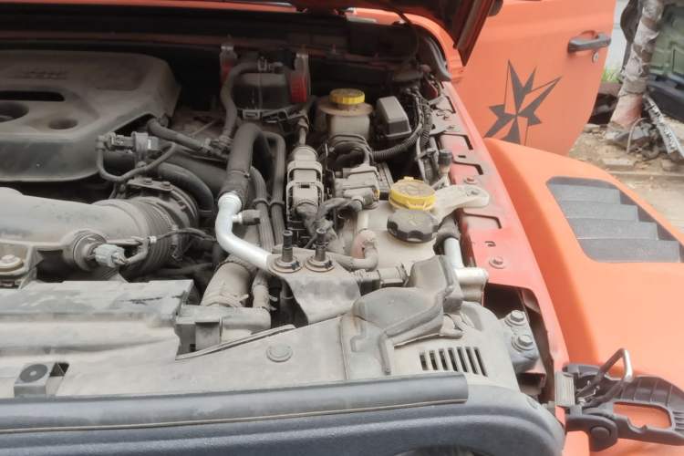 Used Jeep Wrangler 2018 2.0T Rubicon Four-Door Edition Engine Bay Left