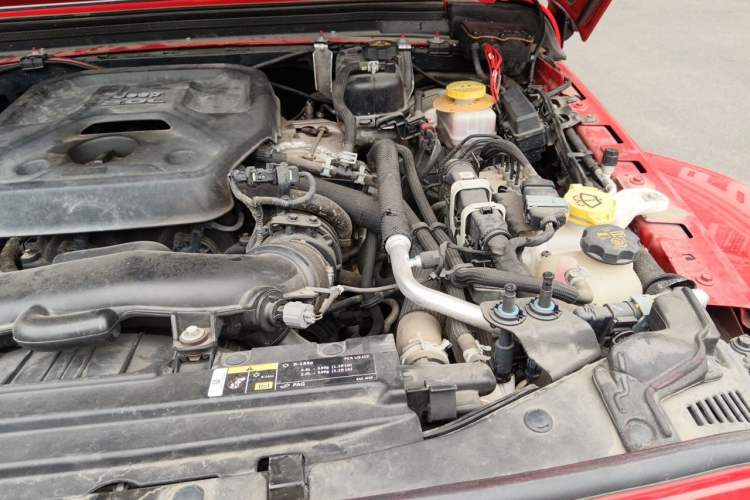 Used Jeep Wrangler 2018 2.0T Sahara Four-Door Edition Engine Bay Left