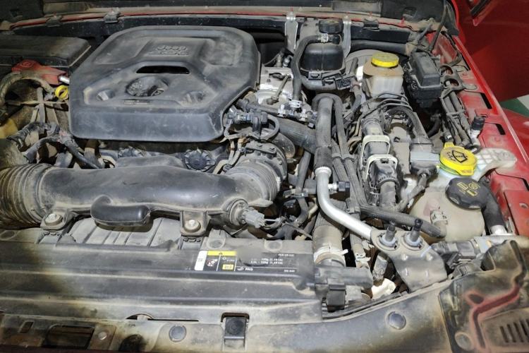 Used Jeep Wrangler 2018 2.0T Sahara Four-Door Edition Engine Bay Left