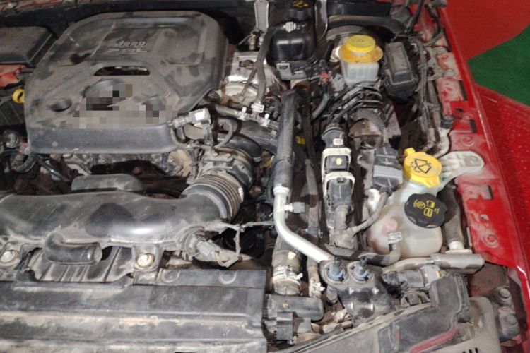 Used Jeep Wrangler 2018 2.0T Sahara Four-Door Edition Engine Bay Left