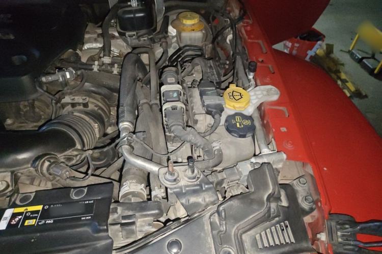 Used Jeep Wrangler 2018 2.0T Sahara Four-Door Edition Engine Bay Left
