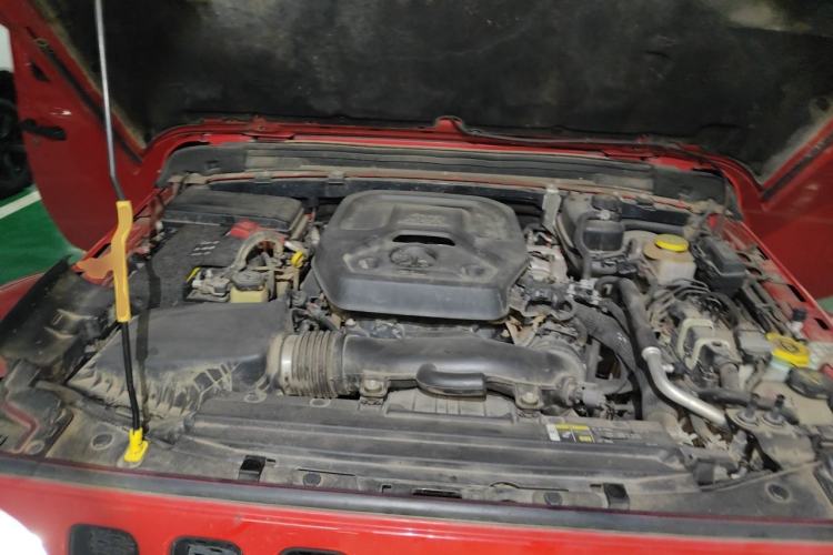 Used Jeep Wrangler 2018 2.0T Sahara Four-Door Edition Engine Bay
