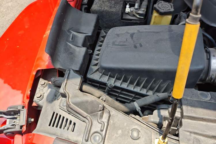 Used Jeep Wrangler 2018 2.0T Sahara Four-Door Edition Engine Bay Right