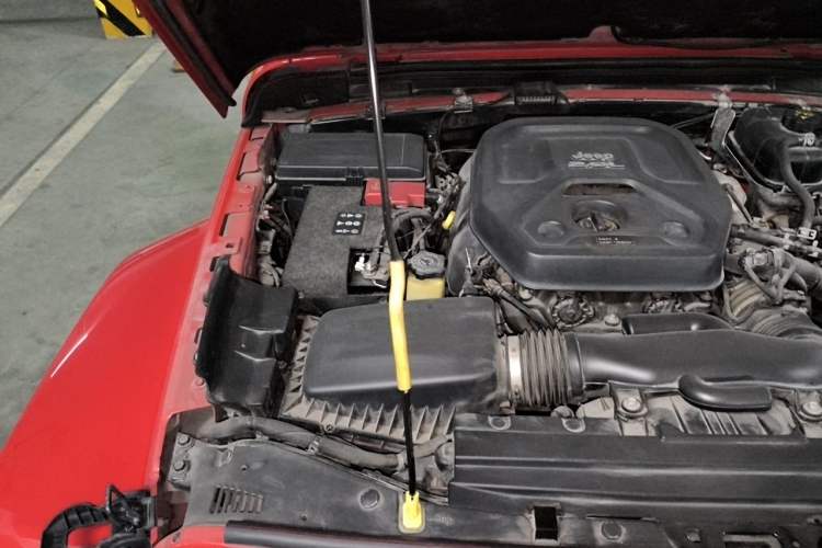 Used Jeep Wrangler 2018 2.0T Sahara Four-Door Edition Engine Bay Right