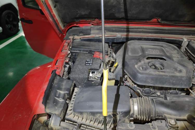 Used Jeep Wrangler 2018 2.0T Sahara Four-Door Edition Engine Bay Right