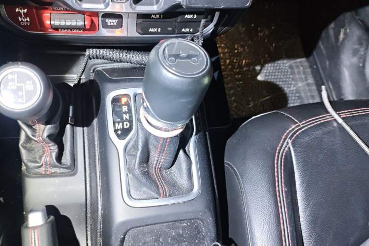 Used Jeep Wrangler 2018 2.0T Rubicon Four-Door Edition Gear Lever