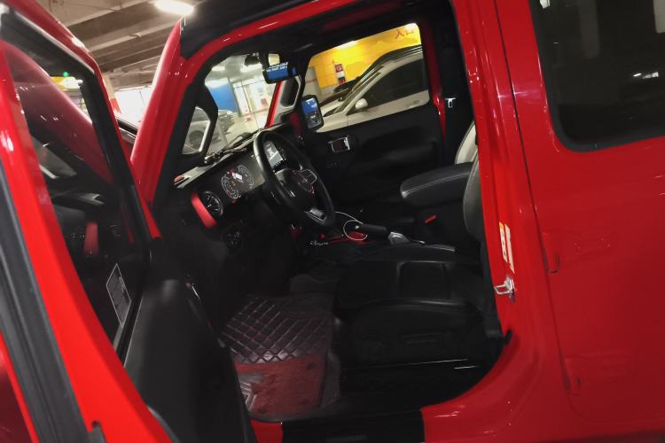 Used Jeep Wrangler 2018 2.0T Sahara Four-Door Edition Left Front Seat