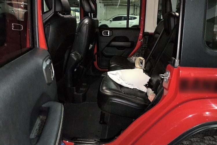 Used Jeep Wrangler 2018 2.0T Sahara Four-Door Edition Left Rear Seat