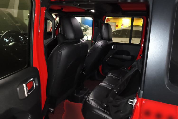 Used Jeep Wrangler 2018 2.0T Sahara Four-Door Edition Left Rear Seat