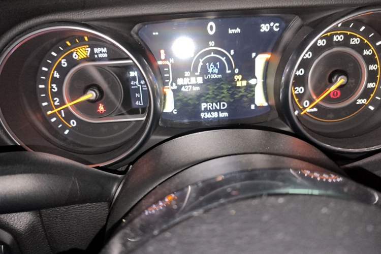 Used Jeep Wrangler 2018 2.0T Sahara Four-Door Edition Odometer Close Up