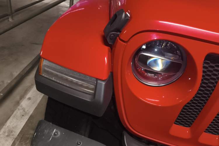 Used Jeep Wrangler 2018 2.0T Sahara Four-Door Edition Right Front Headlight