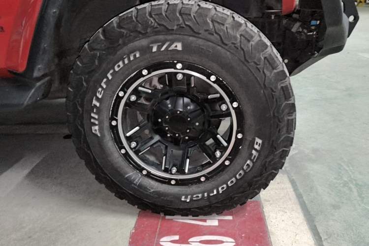 Used Jeep Wrangler 2018 2.0T Sahara Four-Door Edition Right Front Wheel Hub