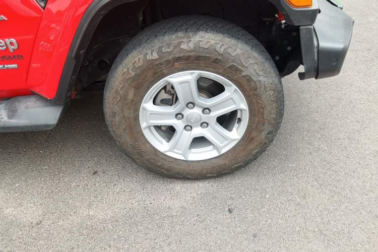 Used Jeep Wrangler 2018 2.0T Sahara Four-Door Edition Right Front Wheel Hub