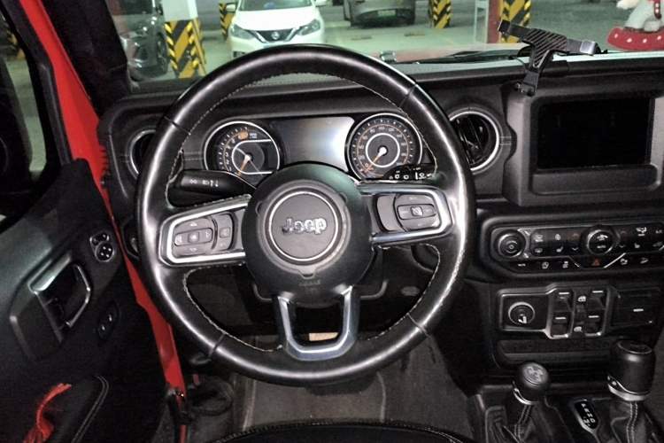 Used Jeep Wrangler 2018 2.0T Sahara Four-Door Edition Steering Wheel