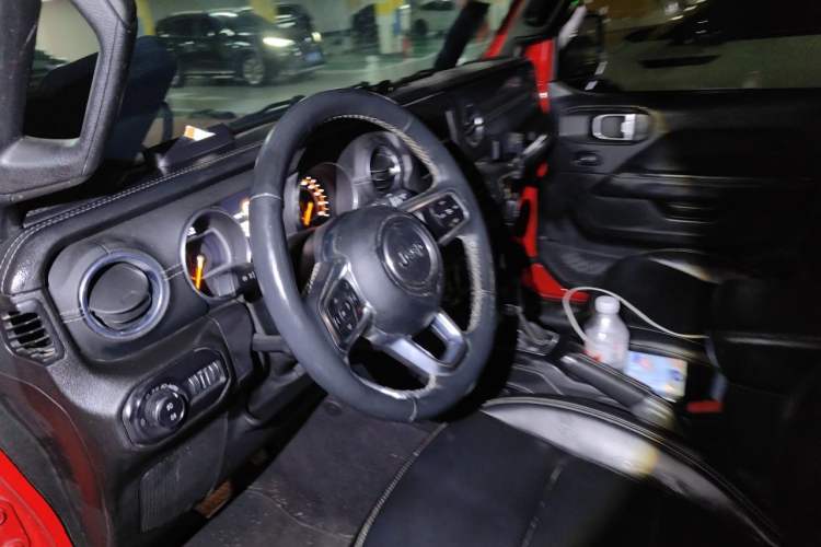 Used Jeep Wrangler 2018 2.0T Sahara Four-Door Edition Steering Wheel