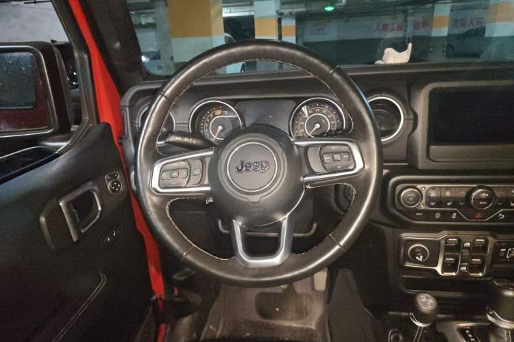 Used Jeep Wrangler 2018 2.0T Sahara Four-Door Edition Steering Wheel
