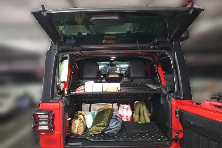 Used Jeep Wrangler 2018 2.0T Rubicon Four-Door Edition Trunk