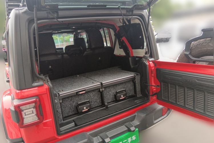 Used Jeep Wrangler 2018 2.0T Sahara Four-Door Edition Trunk