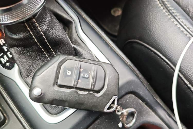 Used Jeep Wrangler 2018 2.0T Sahara Four-Door Edition Vehicle Key