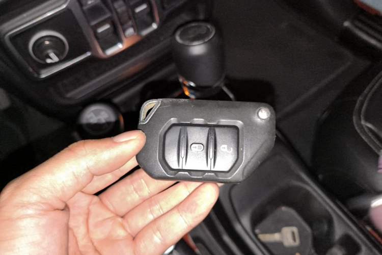 Used Jeep Wrangler 2018 2.0T Sahara Four-Door Edition Vehicle Key