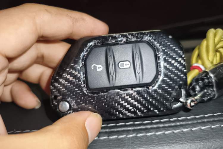 Used Jeep Wrangler 2018 2.0T Sahara Four-Door Edition Vehicle Key