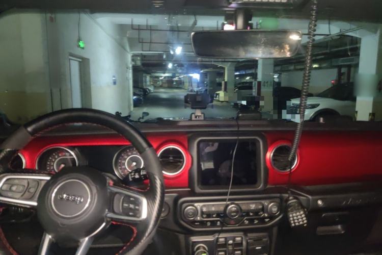 Used Jeep Wrangler 2018 2.0T Rubicon Four-Door Edition Center Console