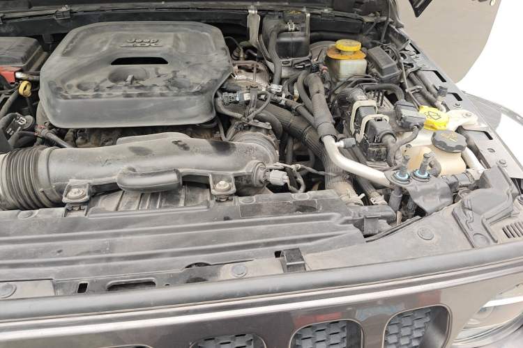 Used Jeep Wrangler 2018 2.0T Sahara Four-Door Edition Engine Bay Left