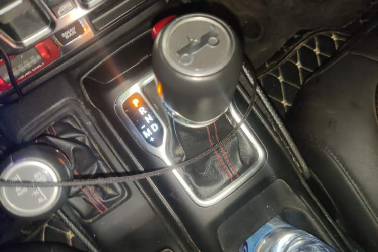 Used Jeep Wrangler 2018 2.0T Rubicon Four-Door Edition Gear Lever