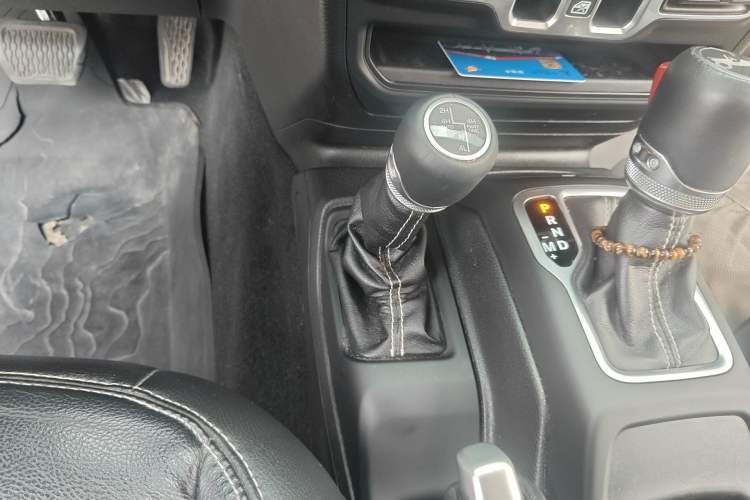 Used Jeep Wrangler 2018 2.0T Sahara Four-Door Edition Gear Lever