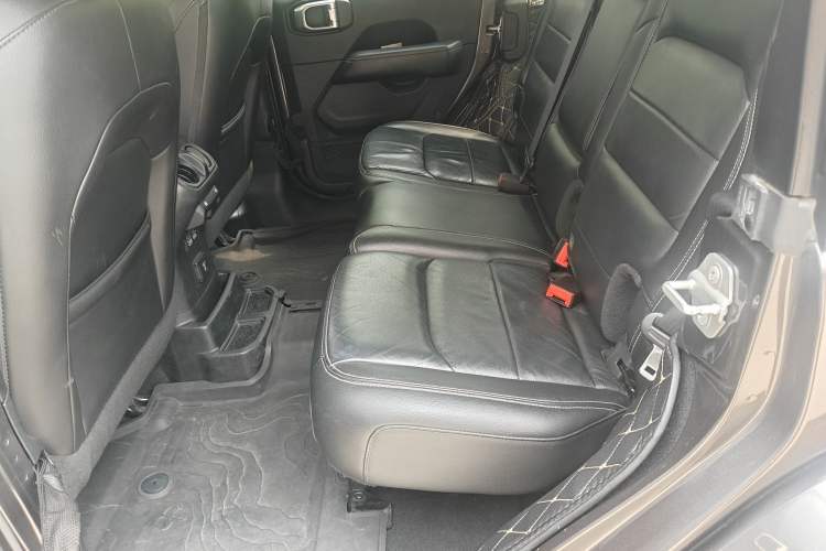 Used Jeep Wrangler 2018 2.0T Sahara Four-Door Edition Left Rear Seat