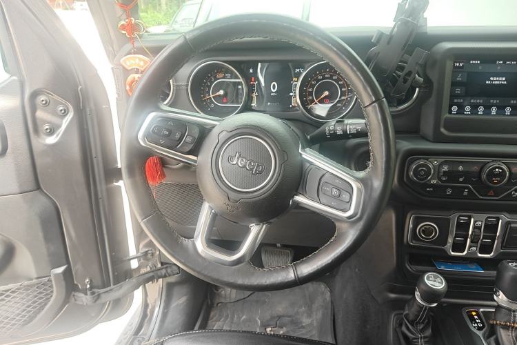 Used Jeep Wrangler 2018 2.0T Sahara Four-Door Edition Steering Wheel