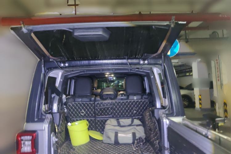 Used Jeep Wrangler 2018 2.0T Rubicon Four-Door Edition Trunk