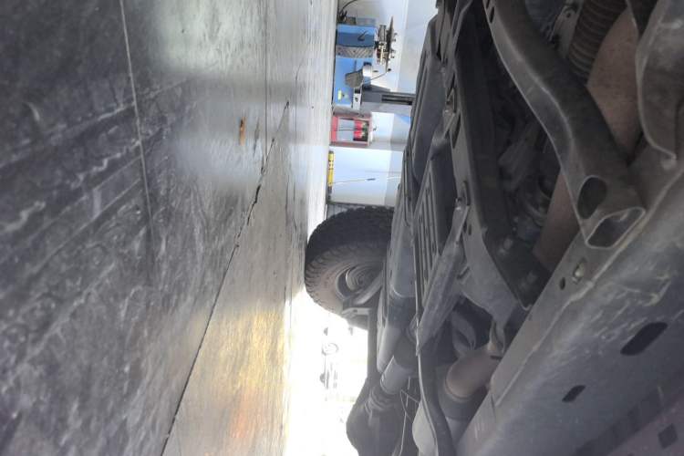 Used Jeep Wrangler 2018 2.0T Sahara Four-Door Edition Chassis Front Left