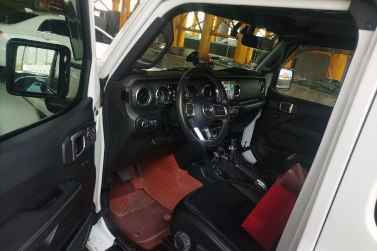 Used Jeep Wrangler 2018 2.0T Sahara Four-Door Edition Driver Seat