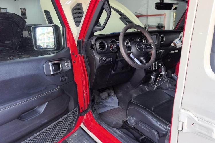 Used Jeep Wrangler 2018 2.0T Sahara Four-Door Edition Driver Seat