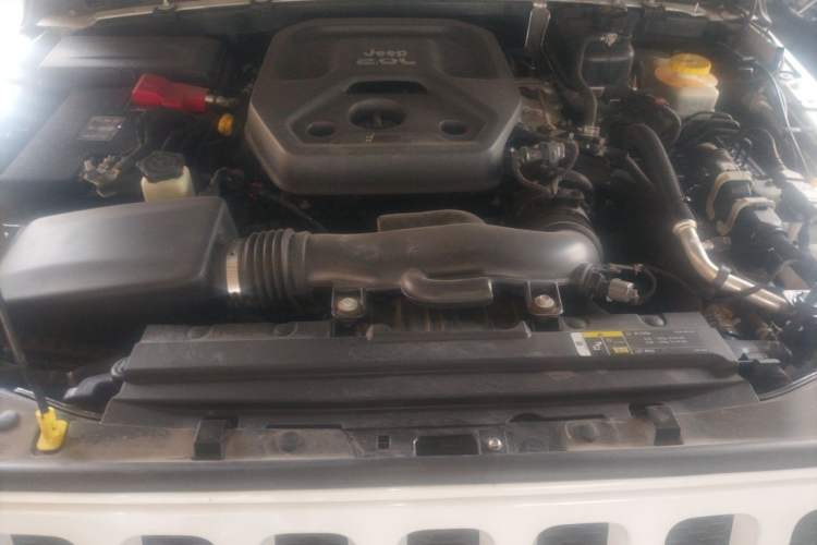 Used Jeep Wrangler 2018 2.0T Sahara Four-Door Edition Engine Bay