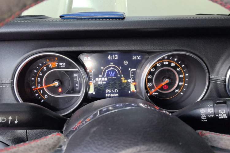 Used Jeep Wrangler 2018 2.0T Sahara Four-Door Edition Instrument Cluster