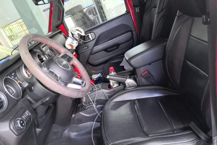 Used Jeep Wrangler 2018 2.0T Sahara Four-Door Edition Left Front Seat